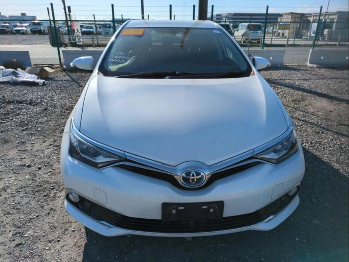 Toyota Auris Hybrid - Image 2