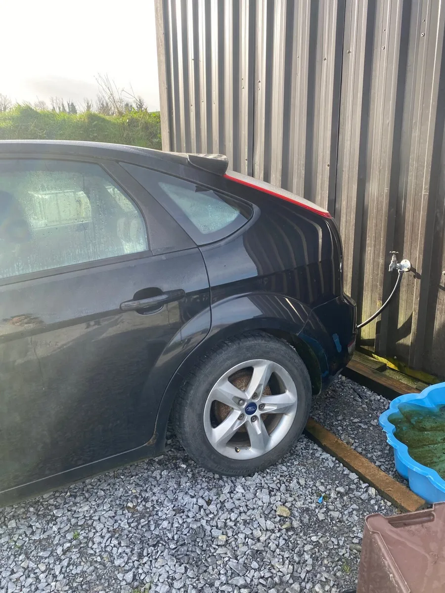 Ford Focus 2010 - Image 3