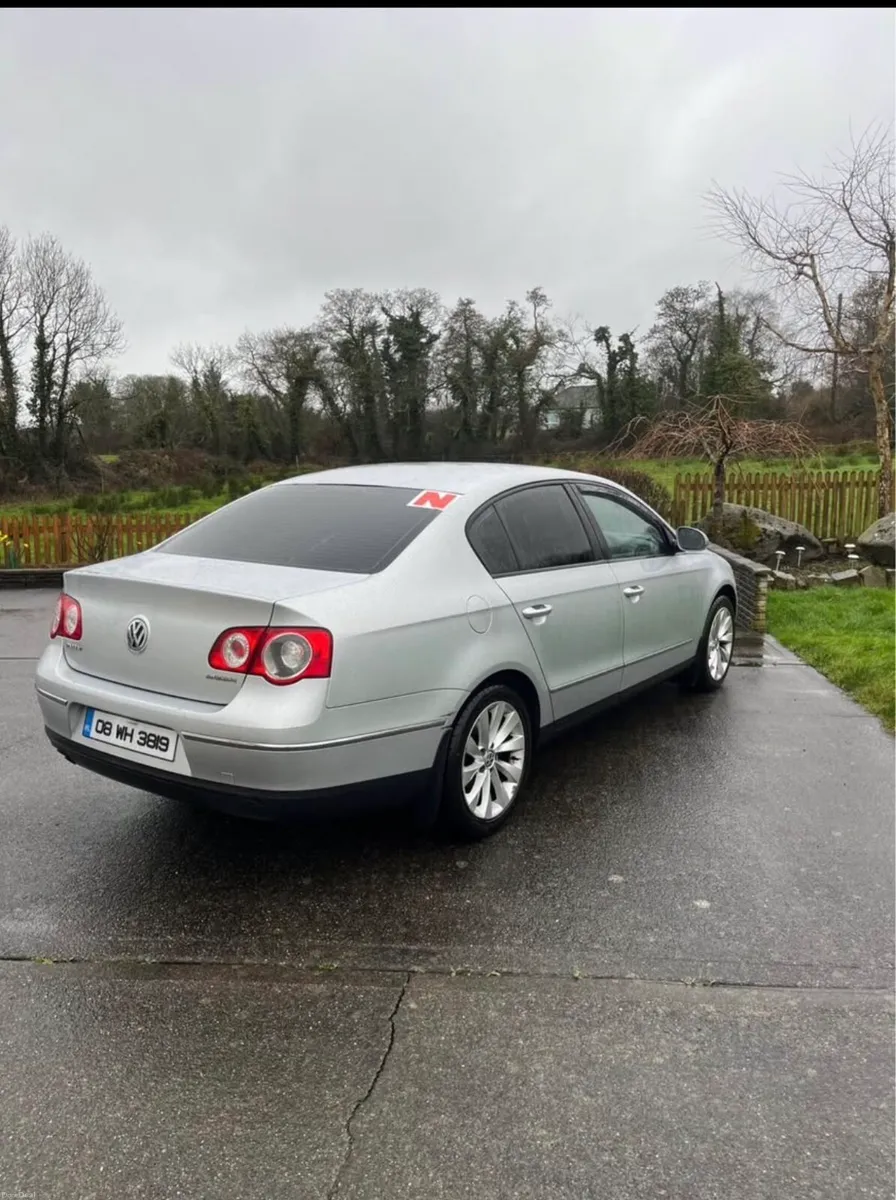 Volkswagen Passat - Image 2