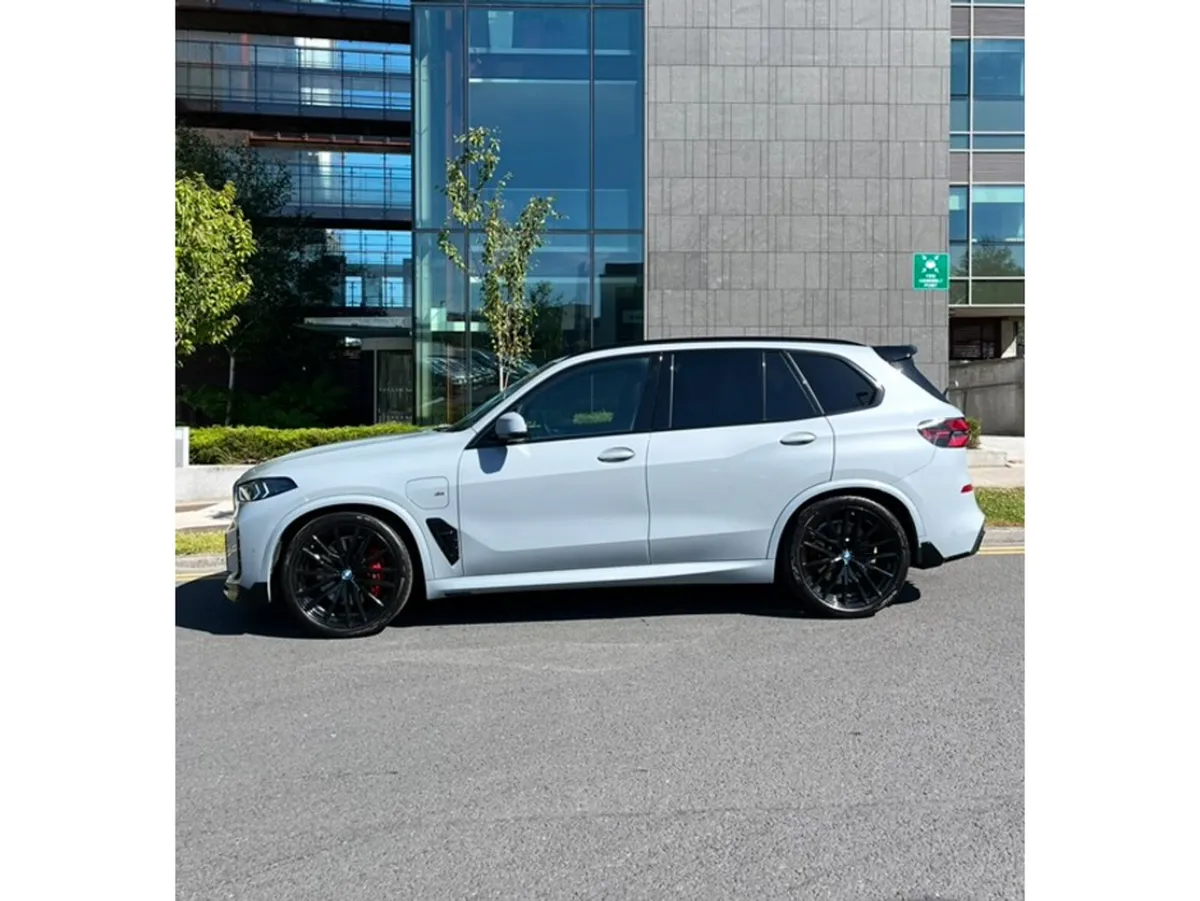 BMW X5 50e M-Sport - Comfort Pack - Tech Pack -22” - Image 1