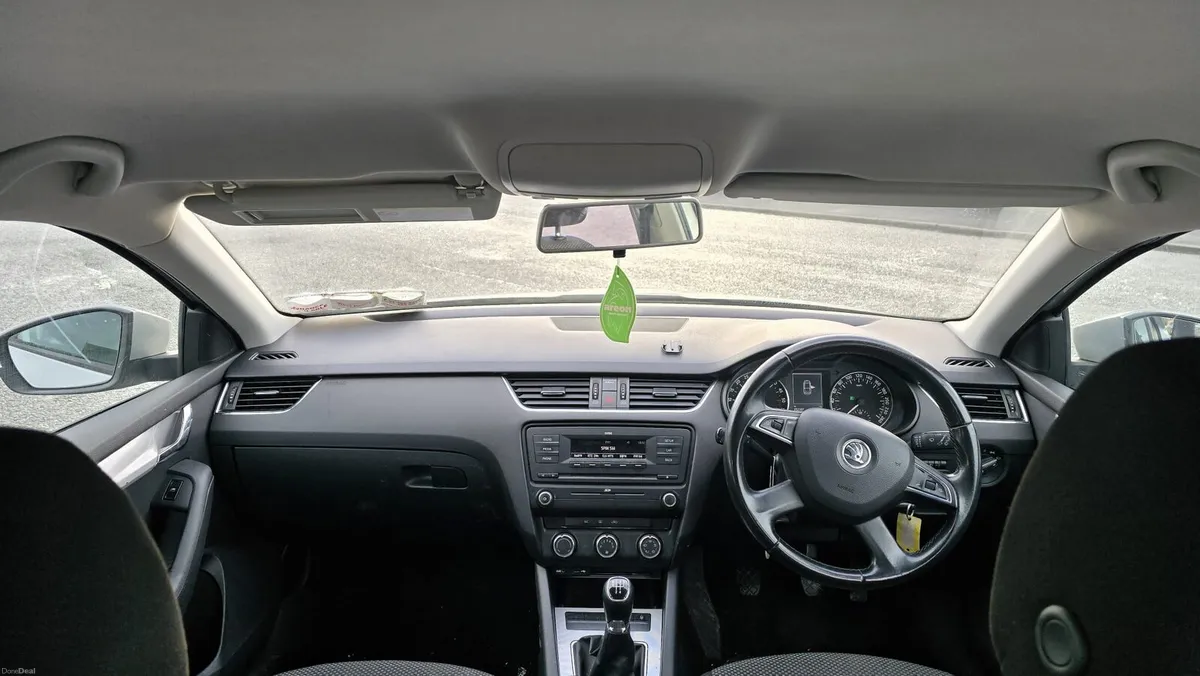 132 Skoda Octavia 1.6 diesel manual - Image 3