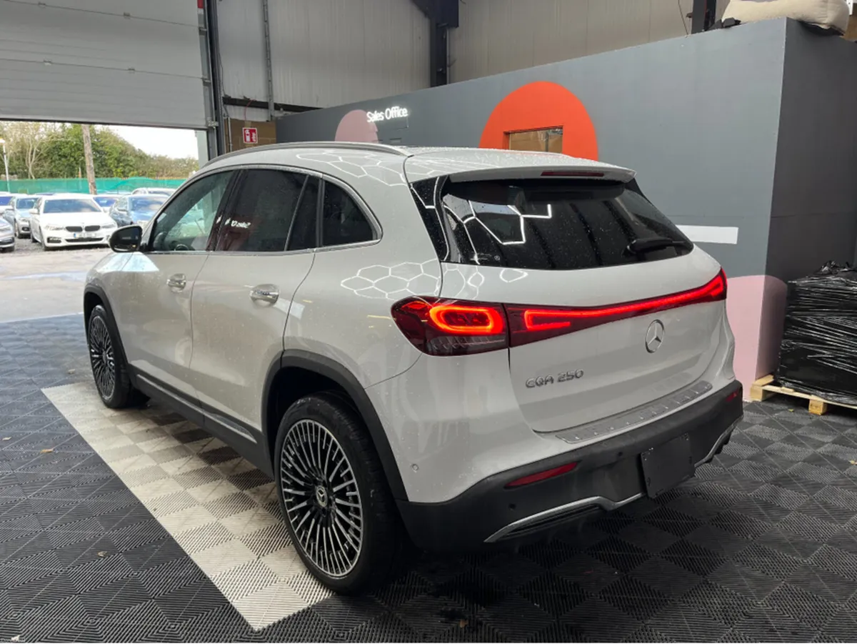 Mercedes-Benz EQA 2023 MERCEDES-BENZ EQA AUTOMATIC - Image 4