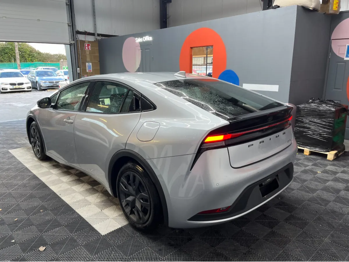 Toyota Prius 2025 TOYOTA PRIUS X 1.8 AUTOMATIC / C - Image 4