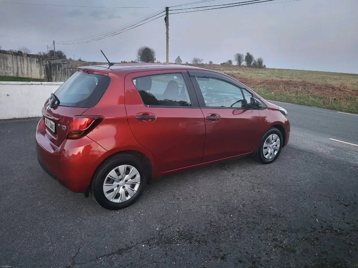 Toyota Yaris 2014 **low mileage** - Image 2