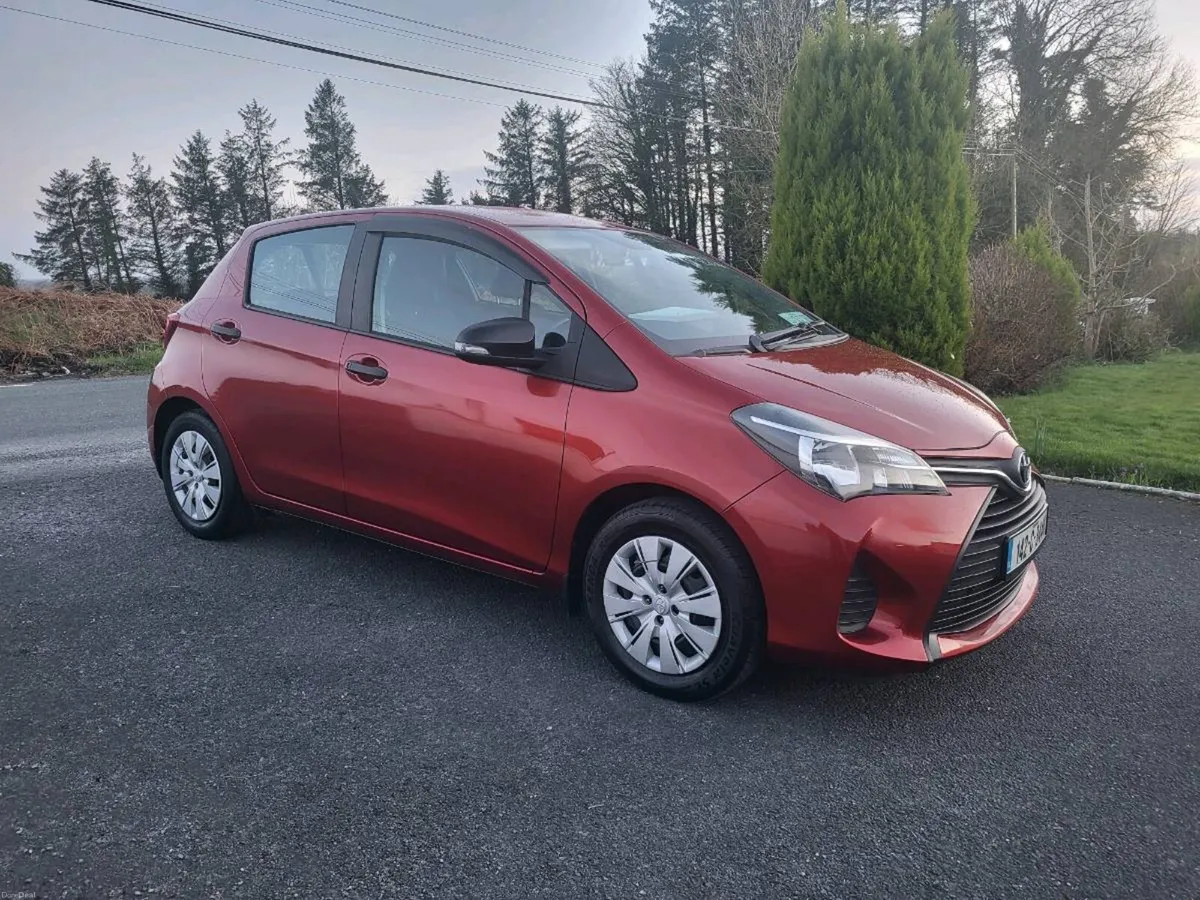 Toyota Yaris 2014 **low mileage** - Image 3