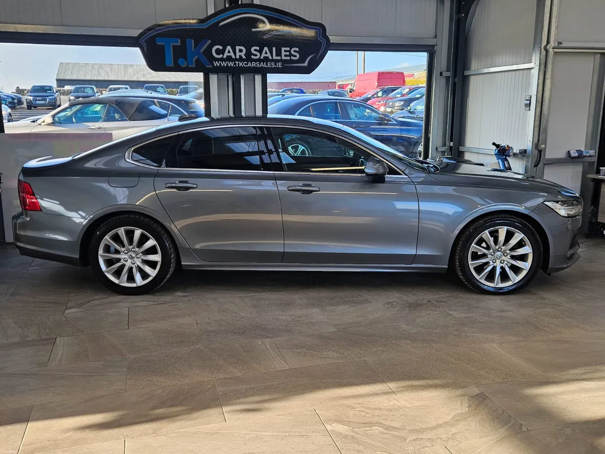 19 VOLVO S90 MOMENTUM - Image 3