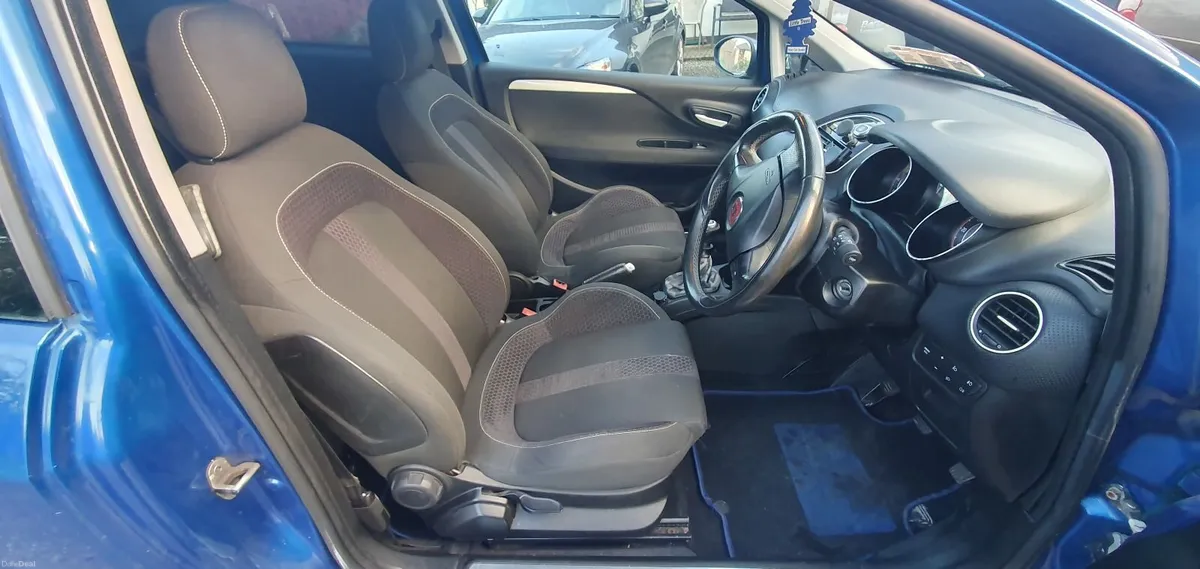Fiat Punto 2011 EVO 1.6 - Image 2