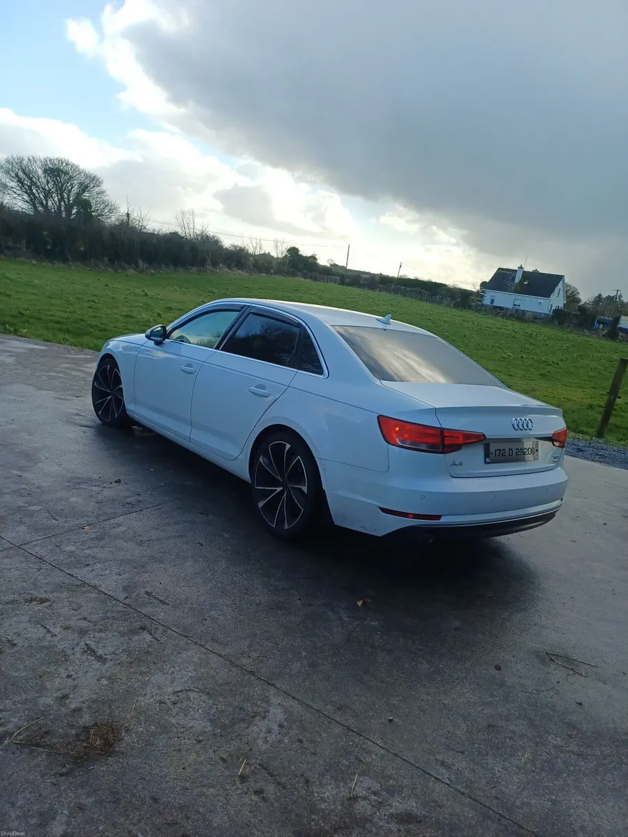 Audi A4 2017 - Image 2