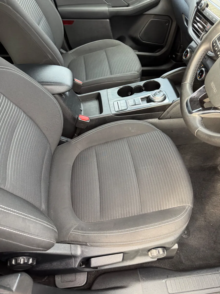 Ford Kuga 2023 - Image 3