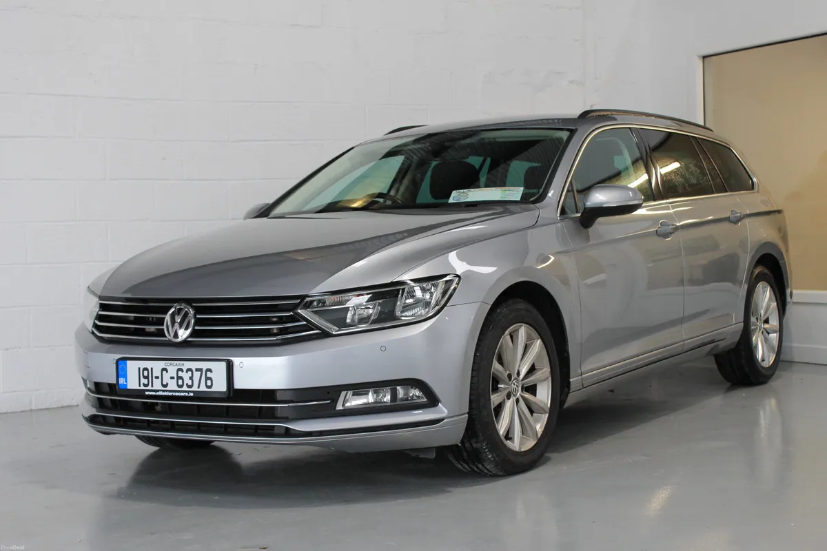 Volkswagen Passat 2019, Estate small Kms1999 - Image 1