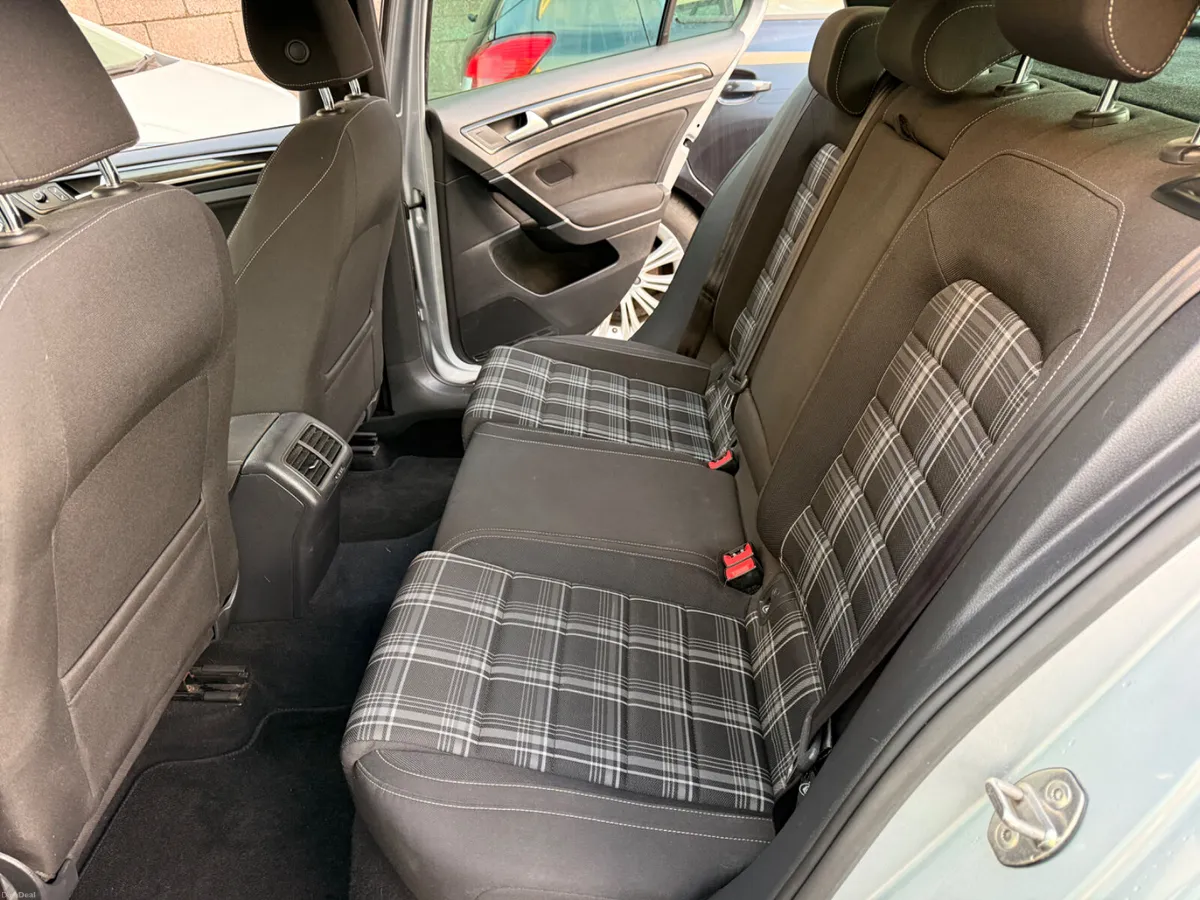 Volkswagen Golf GTD  2016 Automatic - Image 4