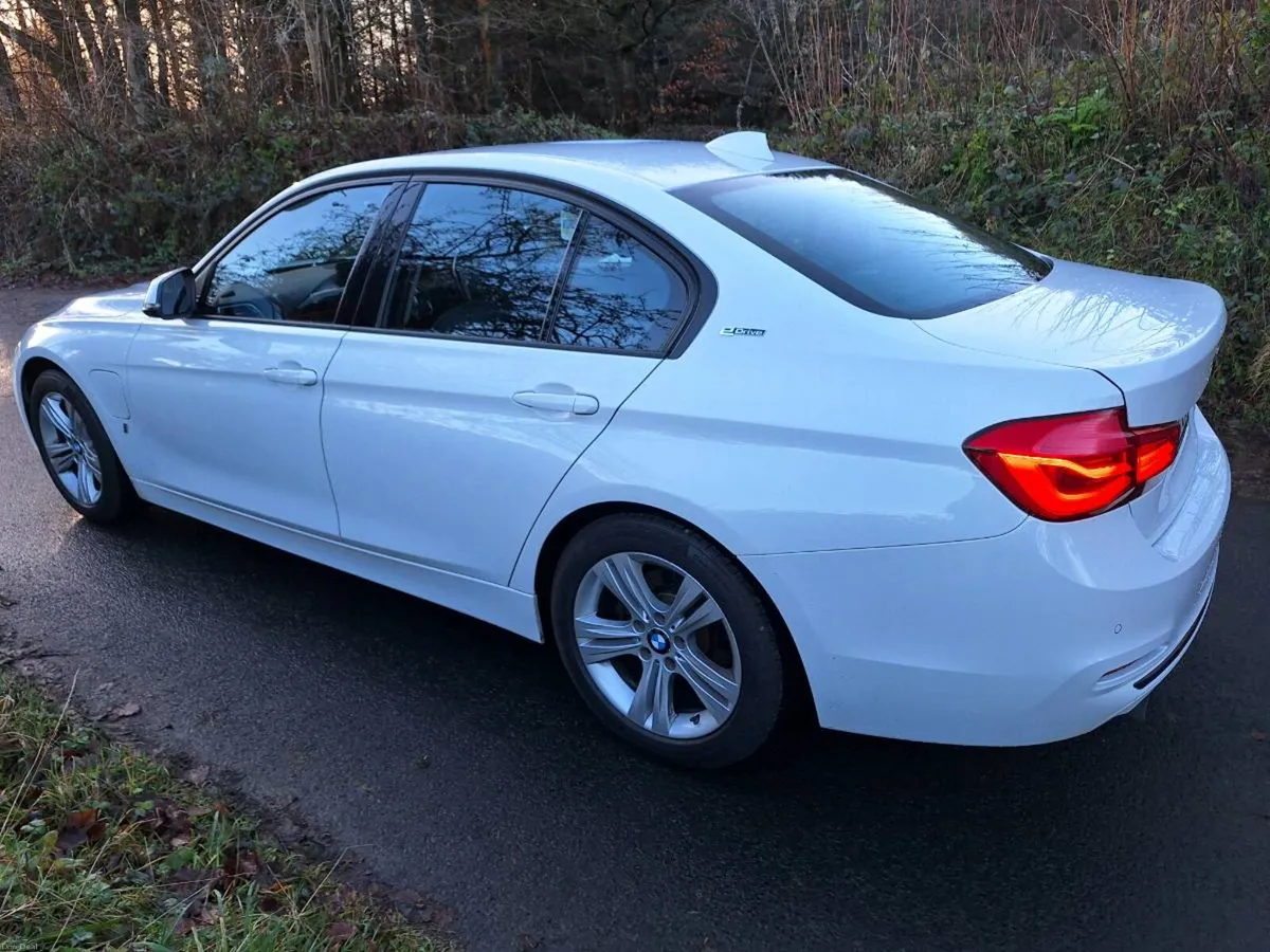 BMW*2.0 Petrol*Hybrid*Automatic* - Image 3