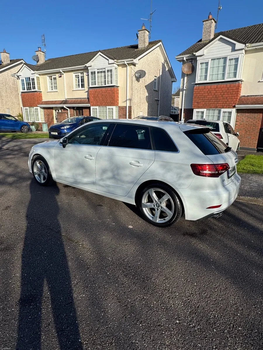 Audi A3 1.4 TFSI 2017 - Sport Edition - Facelift - Image 2