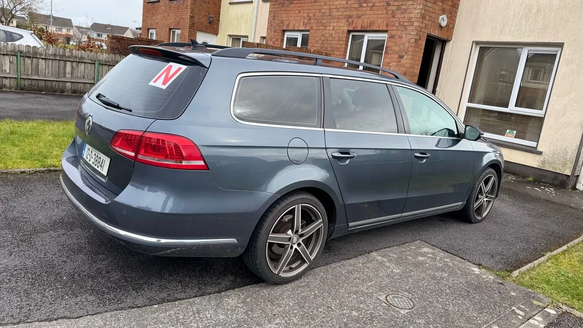 Volkswagen Passat - Image 4