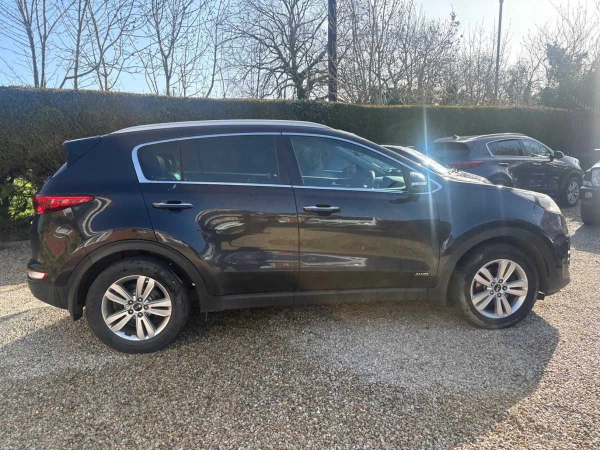 Kia Sportage 2016 , 4x4 , 2.0diesel, manual - Image 4