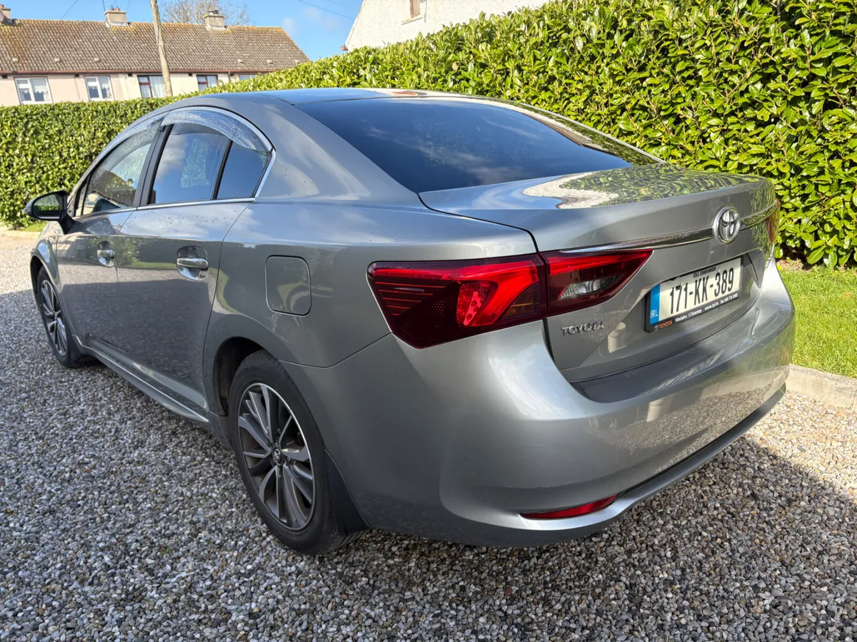 Toyota Avensis 2017 Sol - Image 4