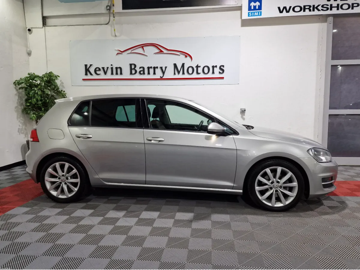 Volkswagen Golf 1.6TDi HIGHLINE 105BHP 5 SPEED MAN - Image 4