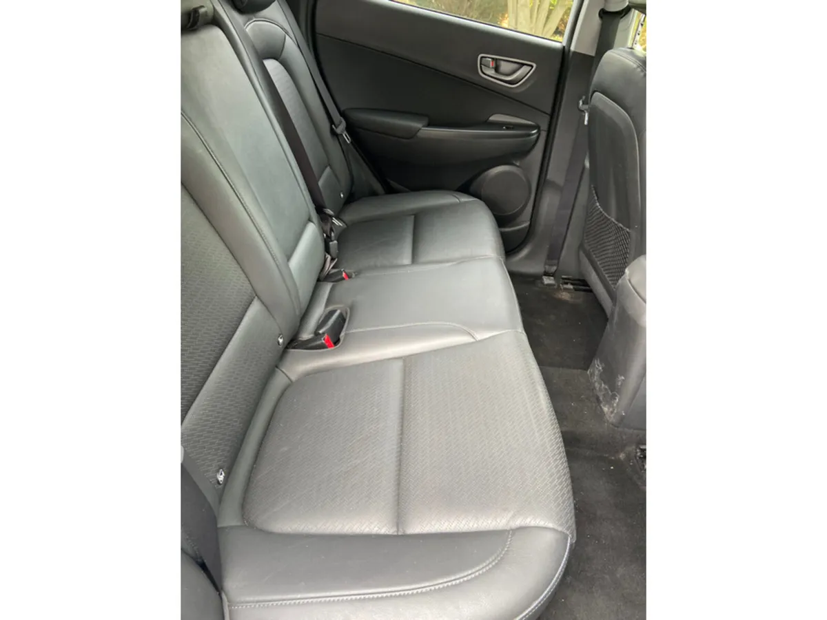Hyundai KONA KAUAI EV PREMIUM 5DR AUTO - Image 3