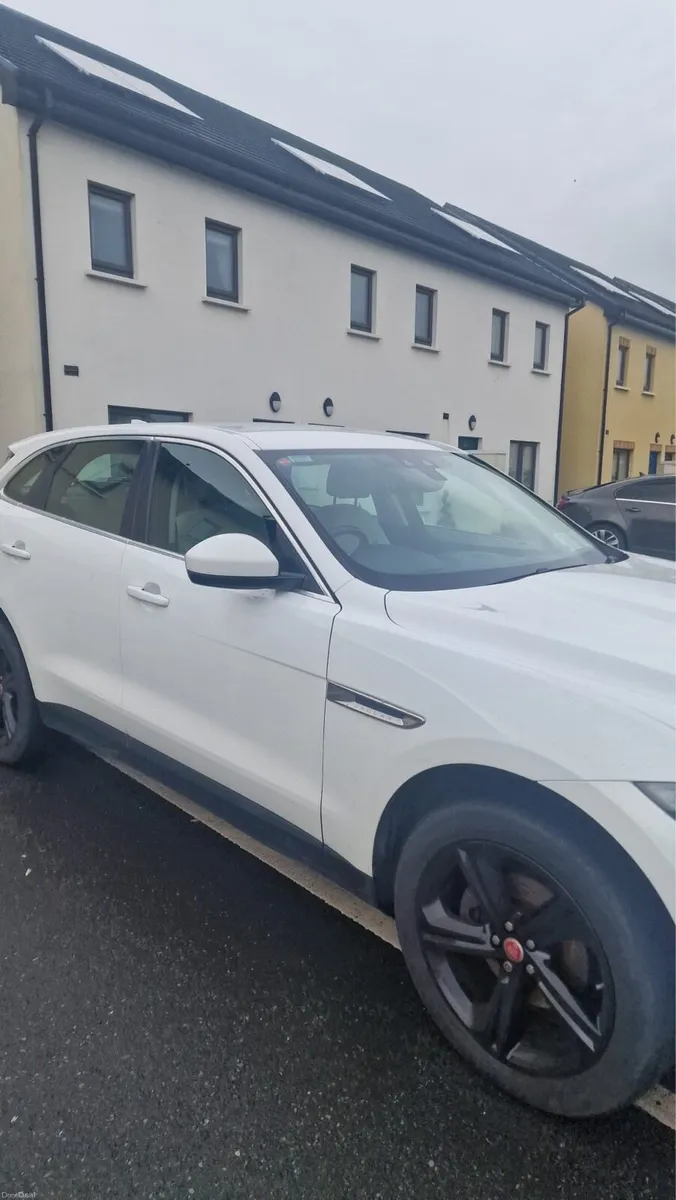 Jaguar F-Pace - Image 4