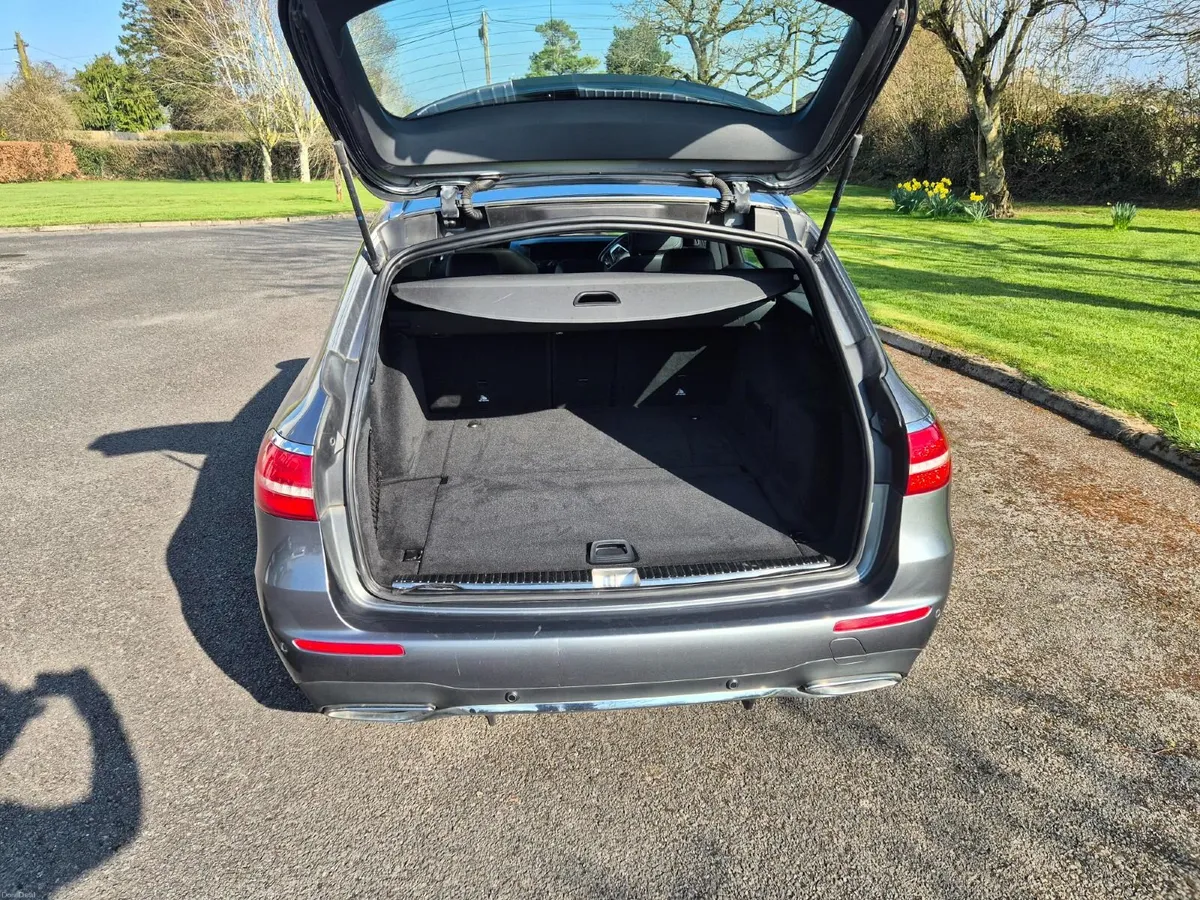 Mercedes-Benz E-Class 2017, AMG Spec, Premium Plus - Image 3