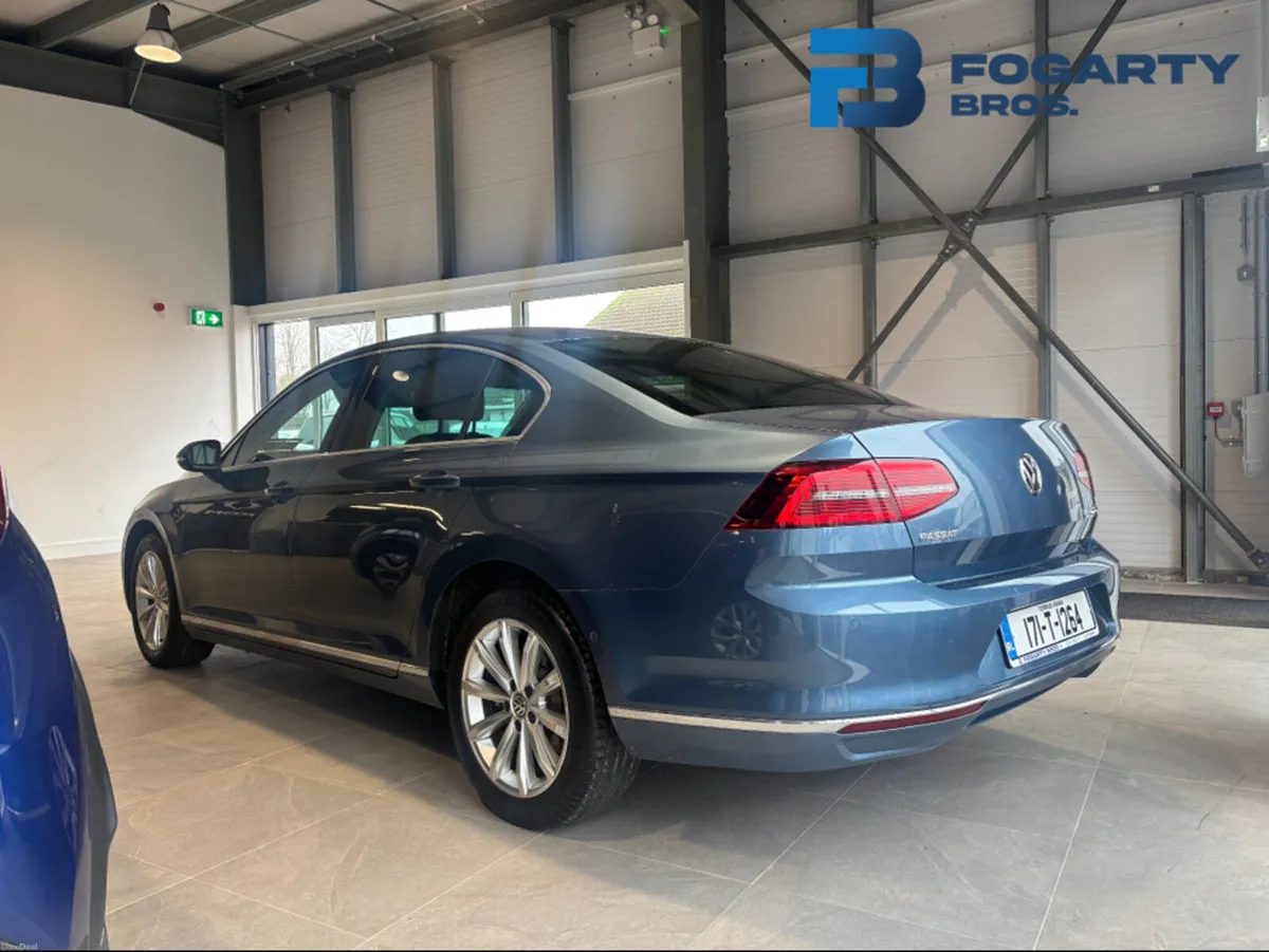 Volkswagen Passat 2017 - Image 4