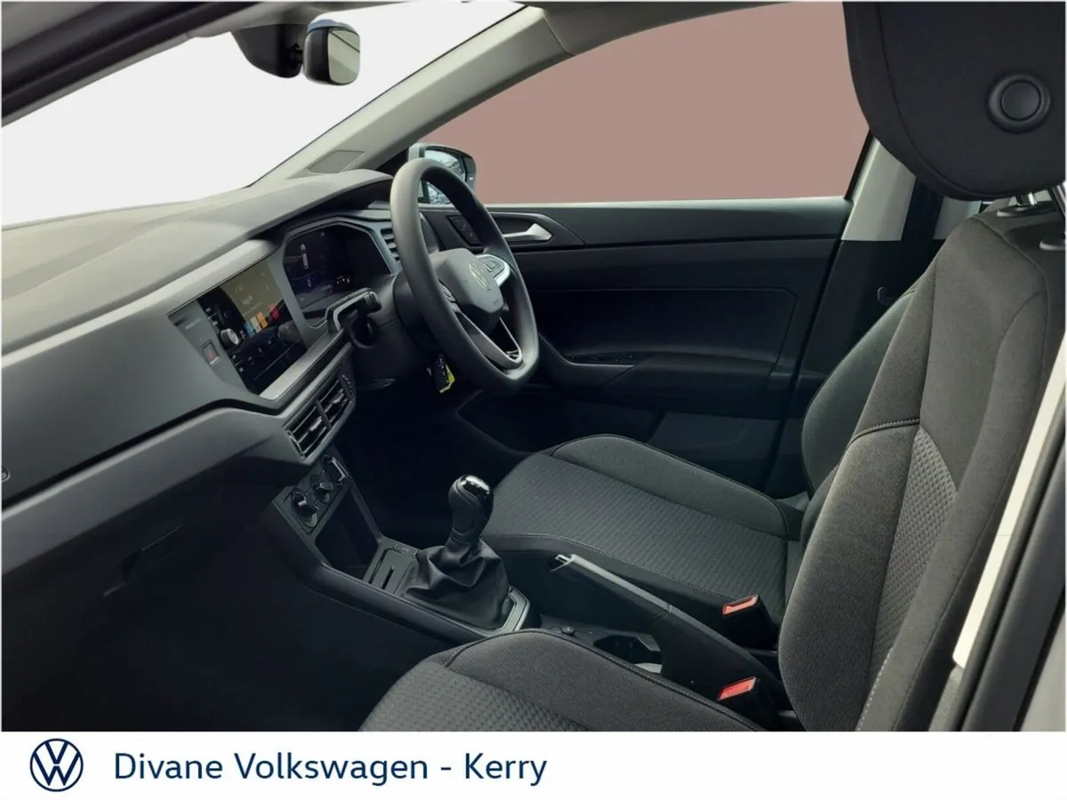 Volkswagen Polo 1.0 MPI PETROL 80 BHP - Image 4