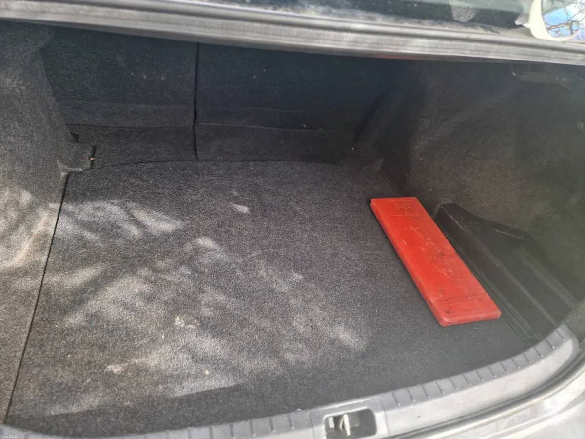 2014 - Toyota Corolla Saloon Diesel 1.4 - Image 3