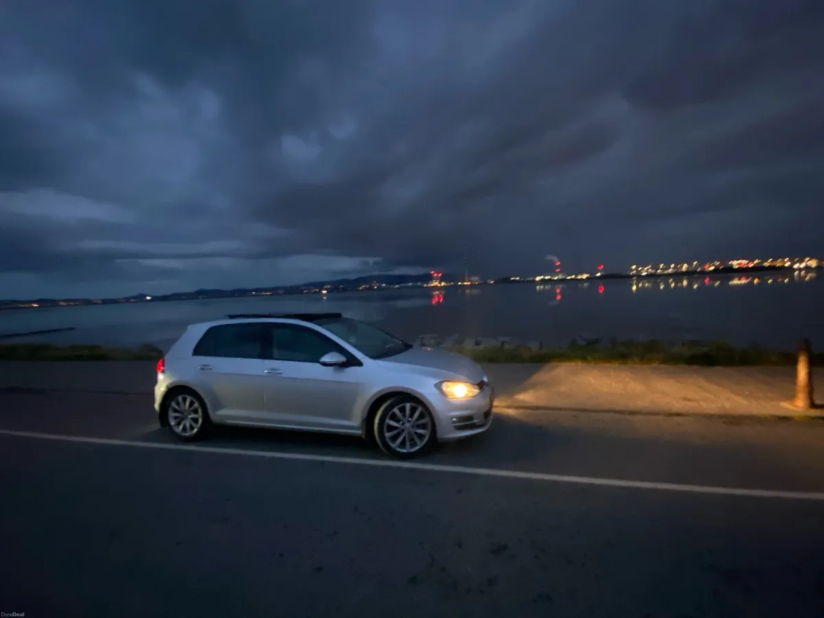 VW golf 1.6L TDI Bluemotion Pan-roof - Image 3