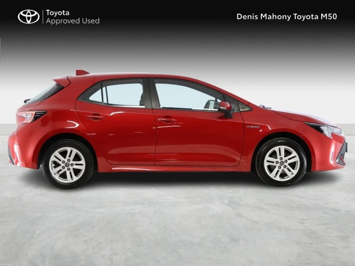 Toyota Corolla Luna Hatchback Hybrid - Image 3