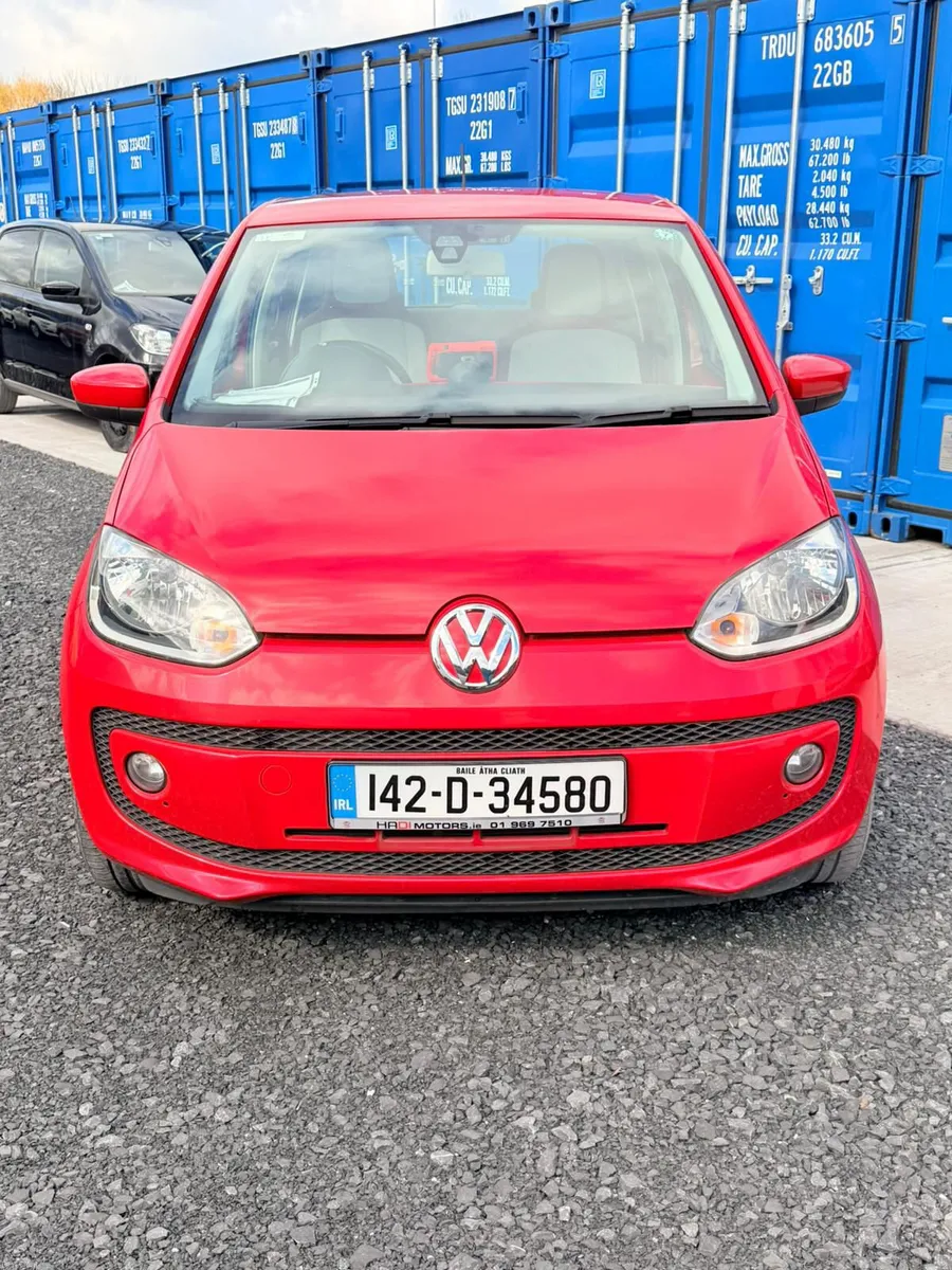 Volkswagon up 2014 - Image 1