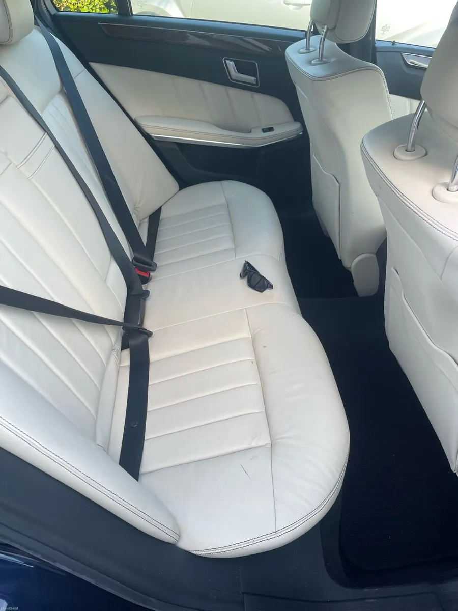 Mercedes Benz E200 Bluetec Avant - Image 6