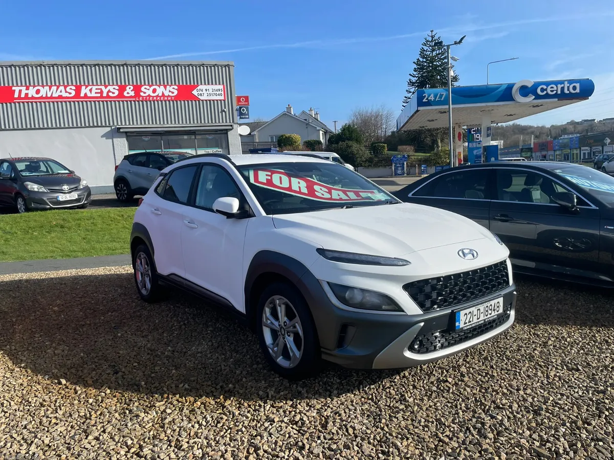 2022 Hyundai KONA Executive - Image 2