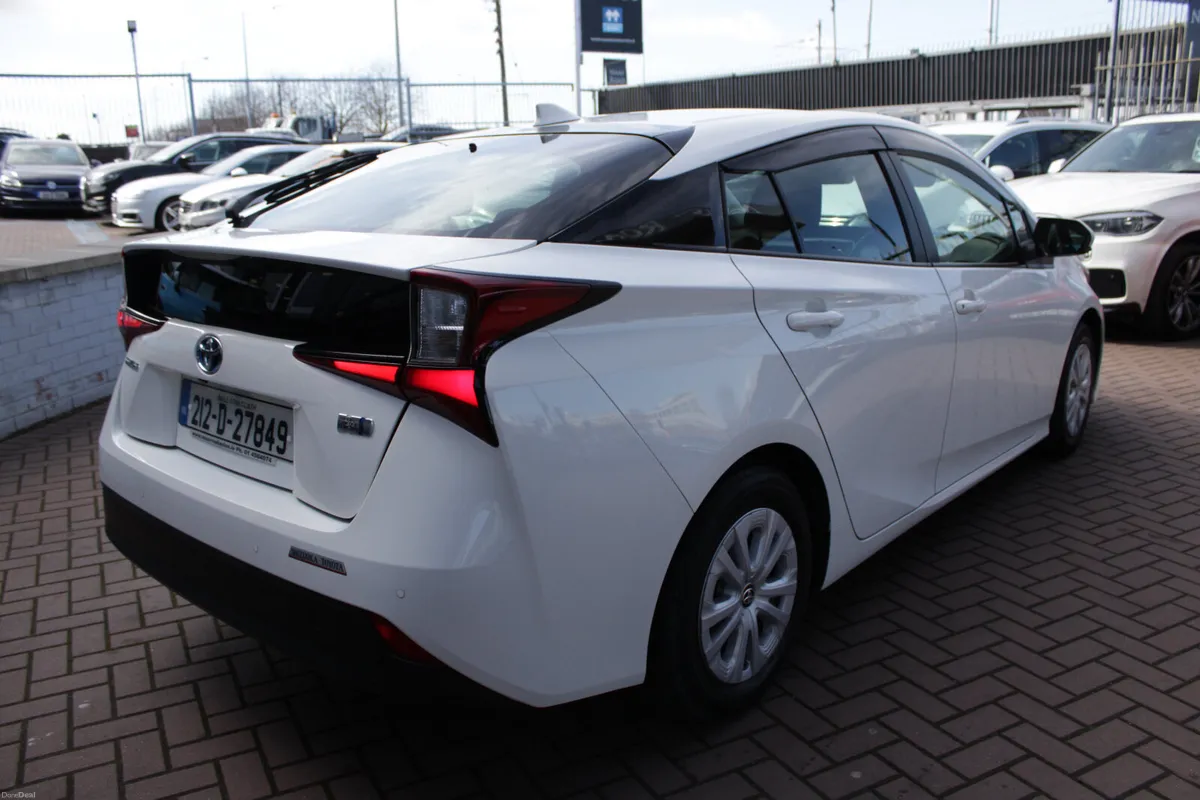 2021 TOYOTA PRIUS 1.8 HYBRID LUXURY - Image 4