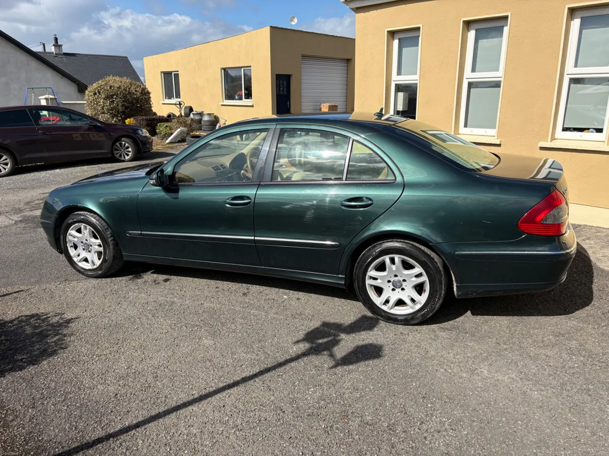 Mercedes-Benz E-Class 2008 - Image 4