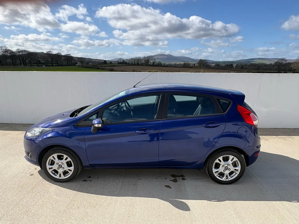 Ford fiesta **Low Kms** - Image 2