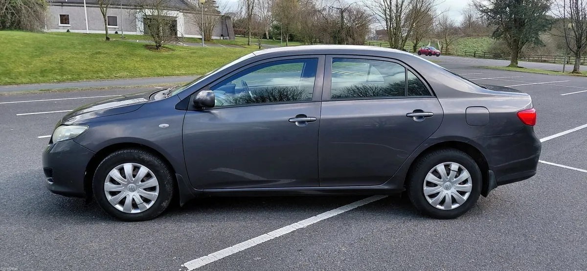 Toyota Corolla 2010 - Image 4