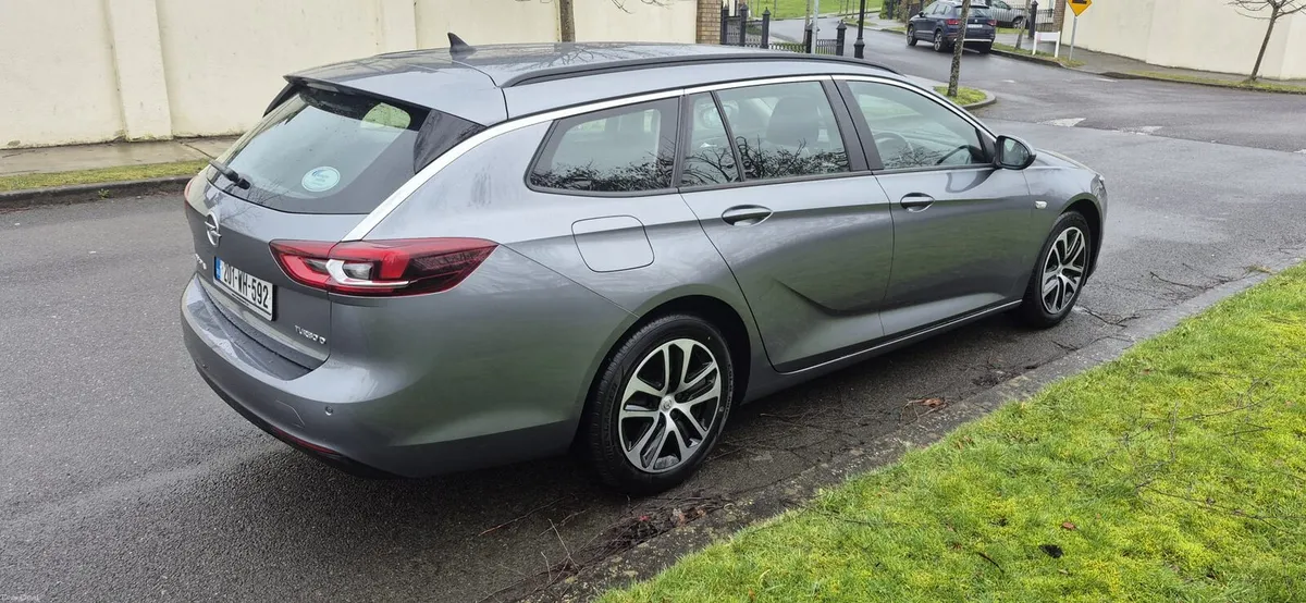 2020 opel insinia - Image 3