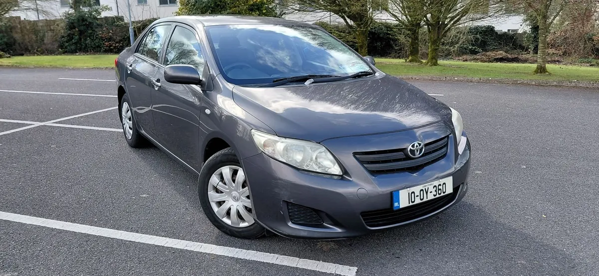 Toyota Corolla 2010 - Image 1