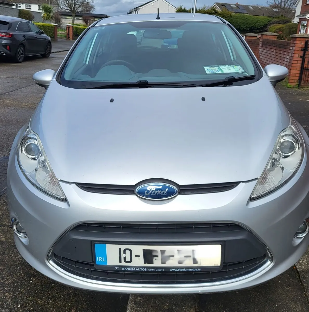 Ford Fiesta Zetec 2010 - Image 2