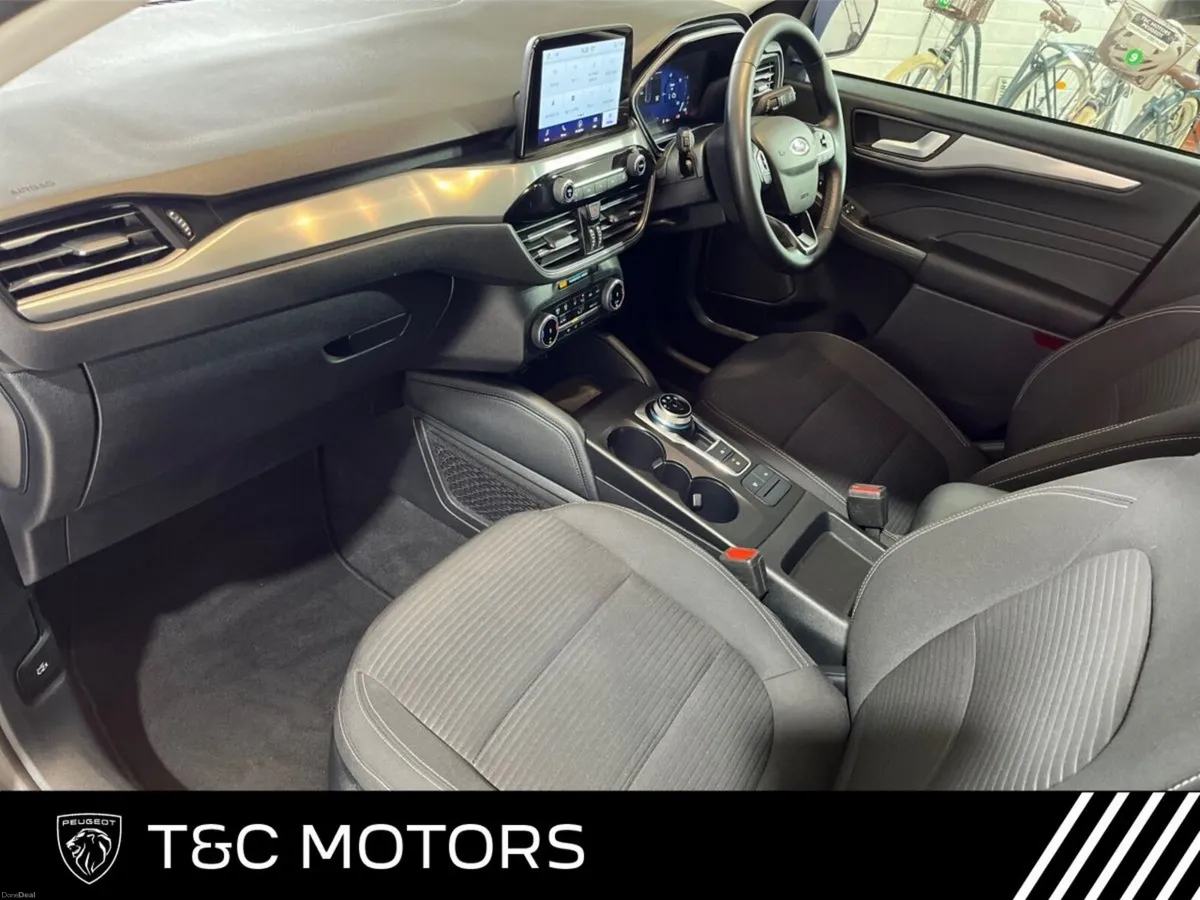 Ford Kuga Titanium Duratec FHEV 2.5 225PS Auto - L - Image 4