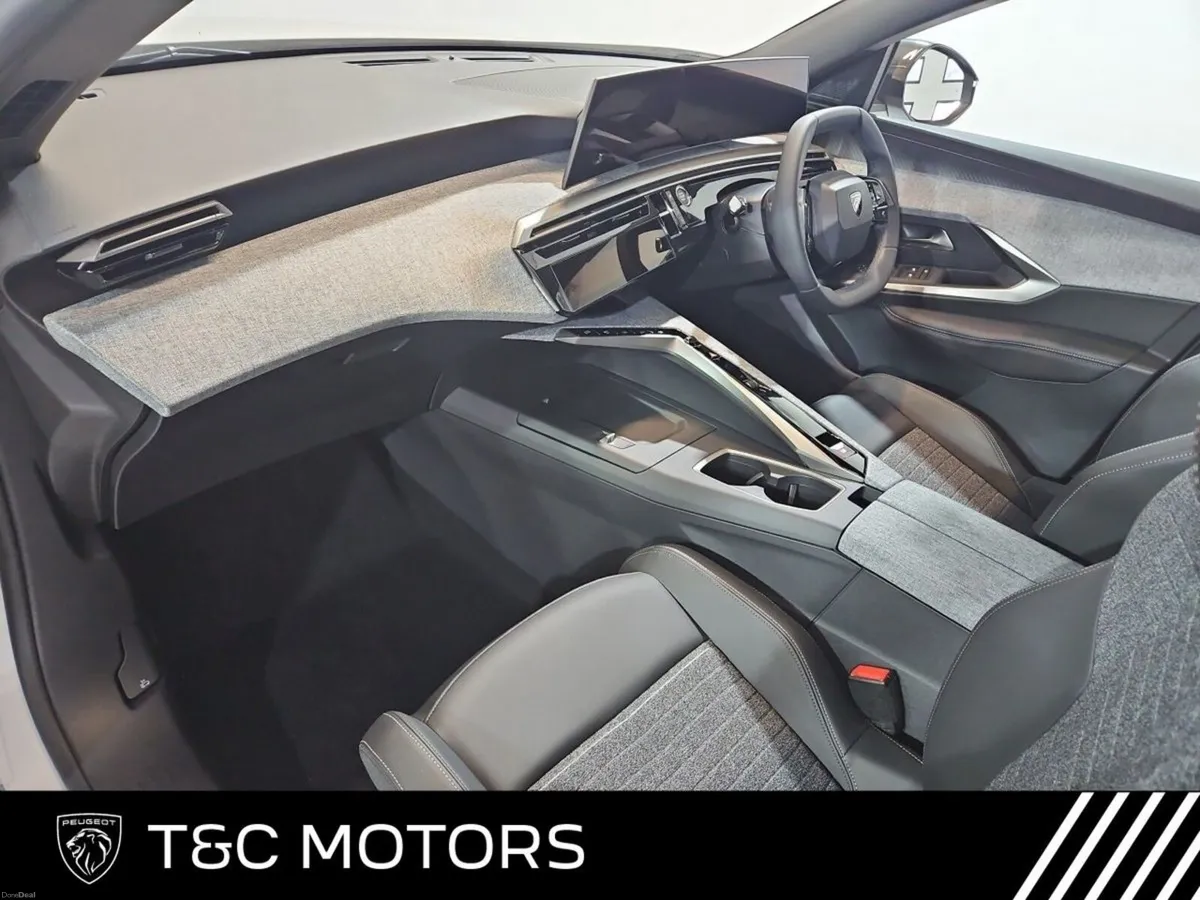 Peugeot 3008 *Available for 261!!!*Allure Hybrid - - Image 4