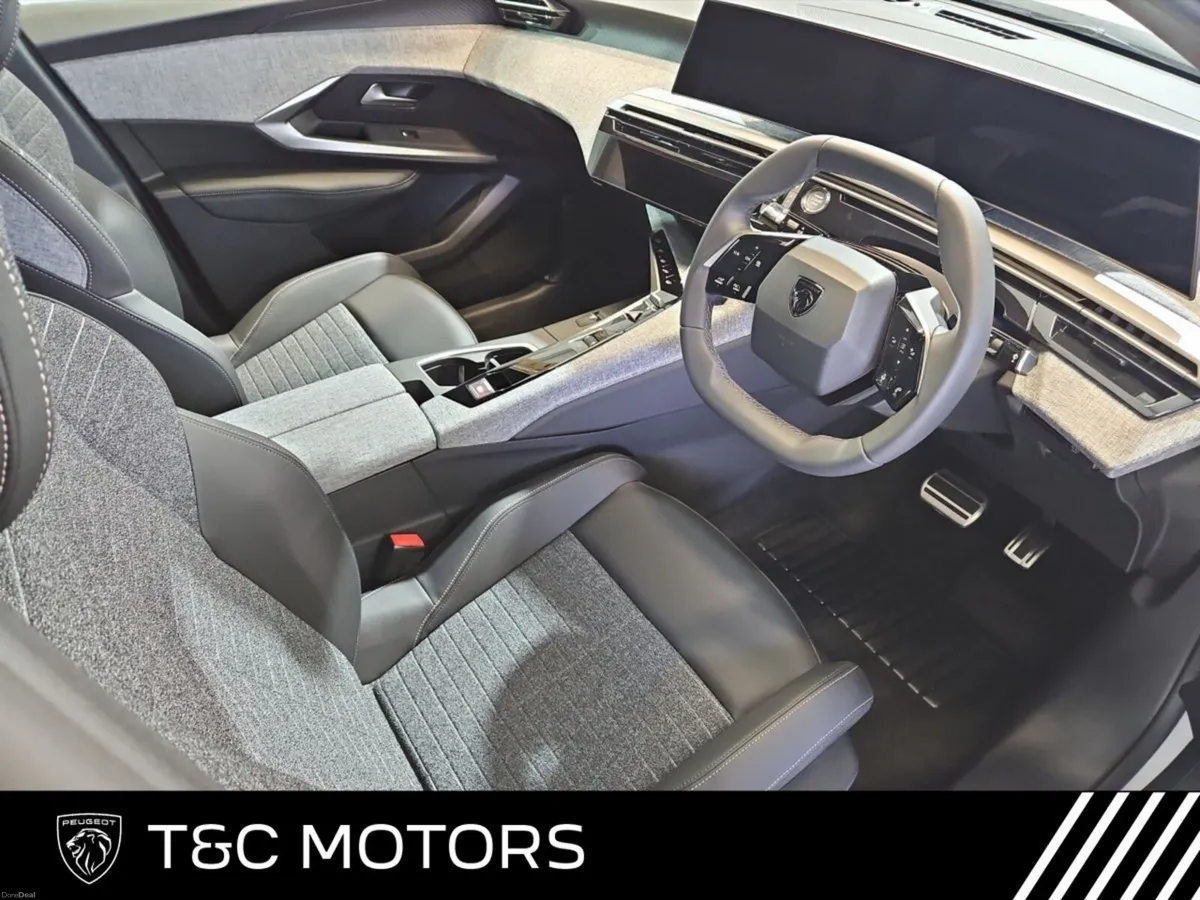 Peugeot 3008 *Available for 262!!!*Allure Hybrid - - Image 6