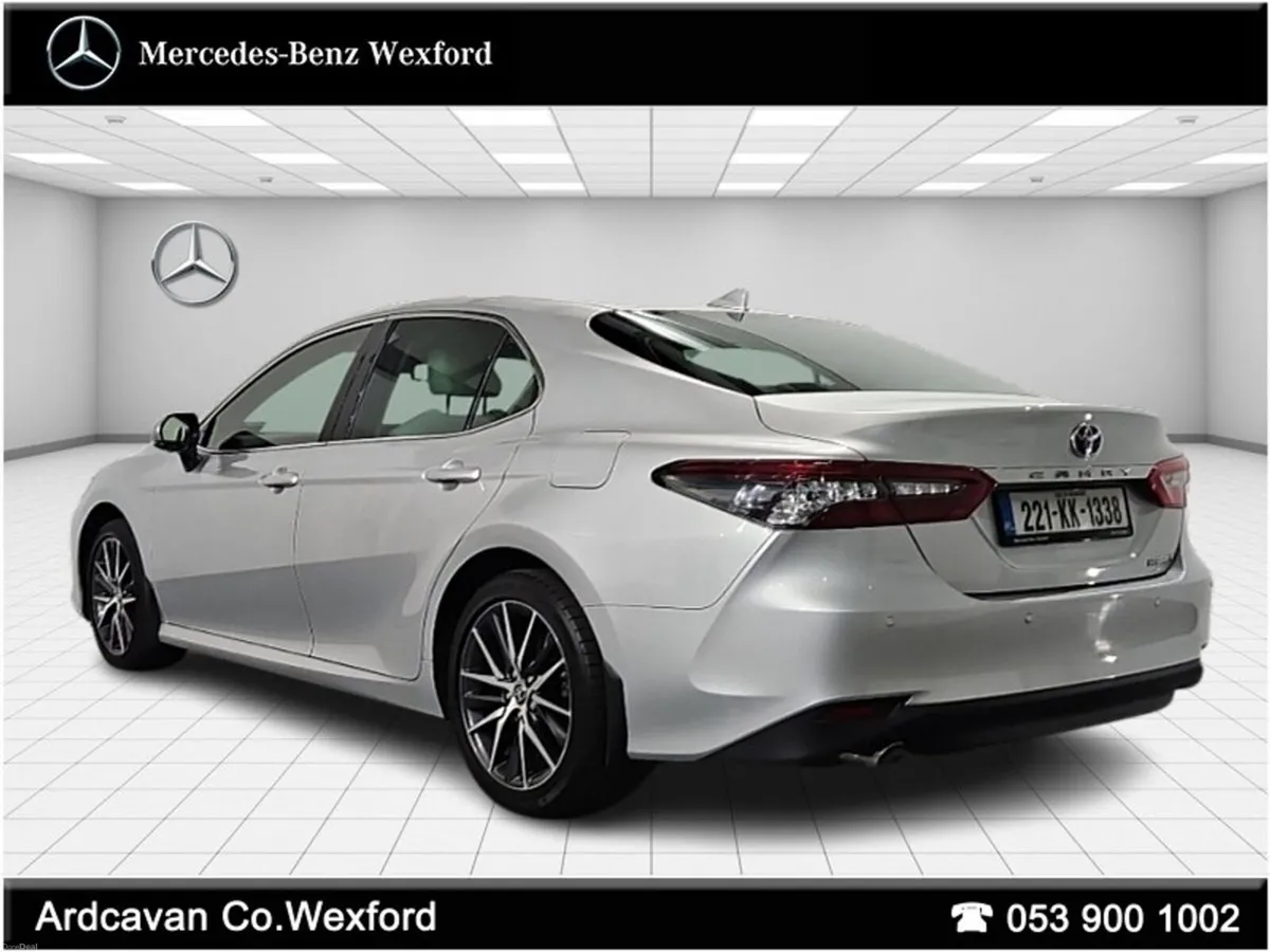 Toyota Camry Hybrid Platinum Edition - Image 3