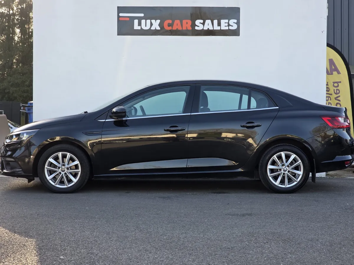 Renault Megane 2020 AUTO COUPE - Image 4