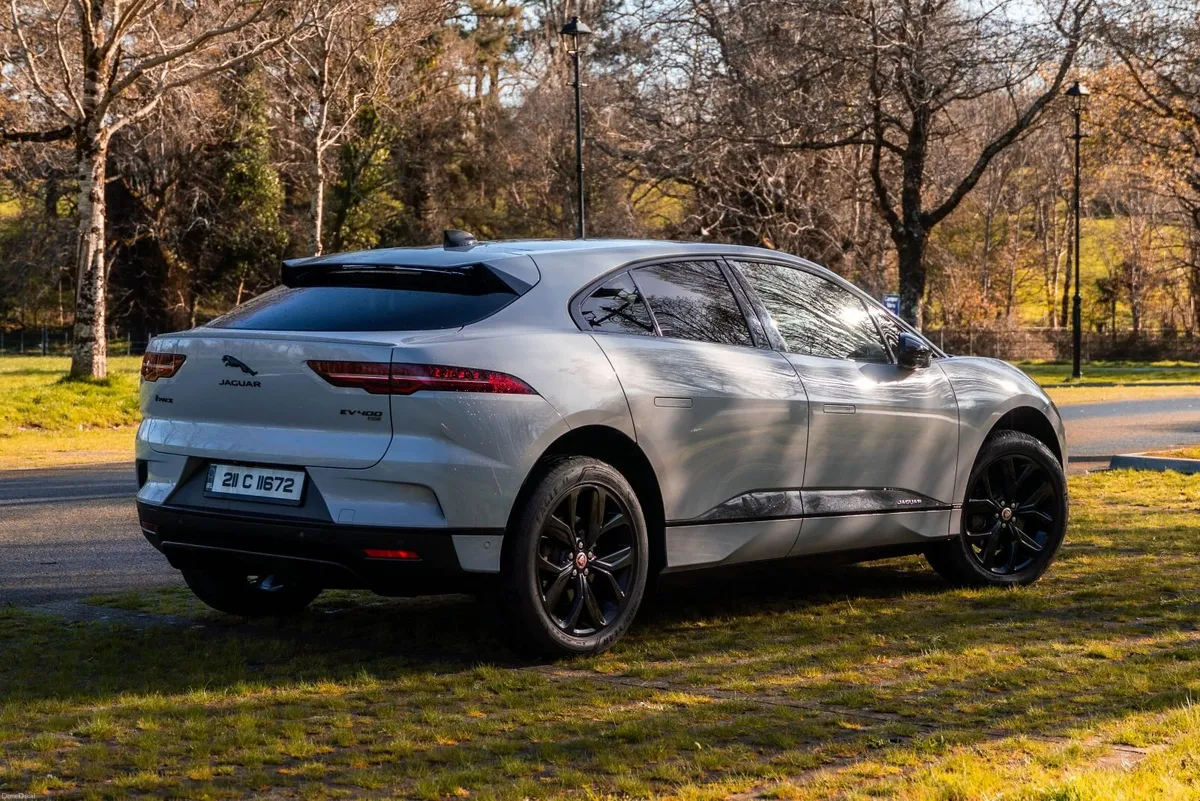 Jaguar i-Pace HSE Black Edition 2021 - Image 3
