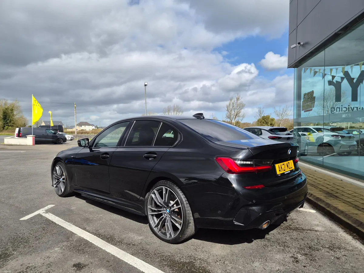 BMW 330e 2021 2.0L Petrol Hybrid - Image 3