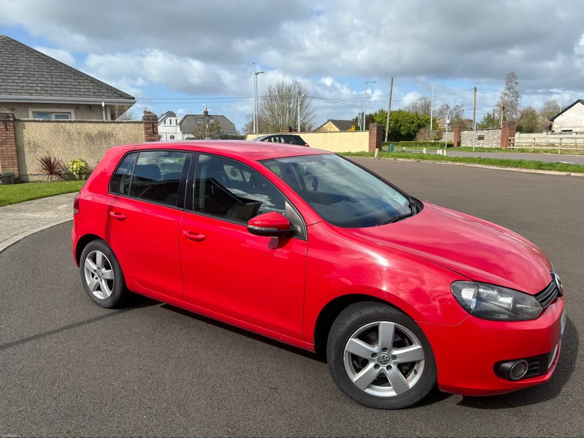 2011 Volkswagen Golf 1.6 TDI blue motion high spec - Image 2