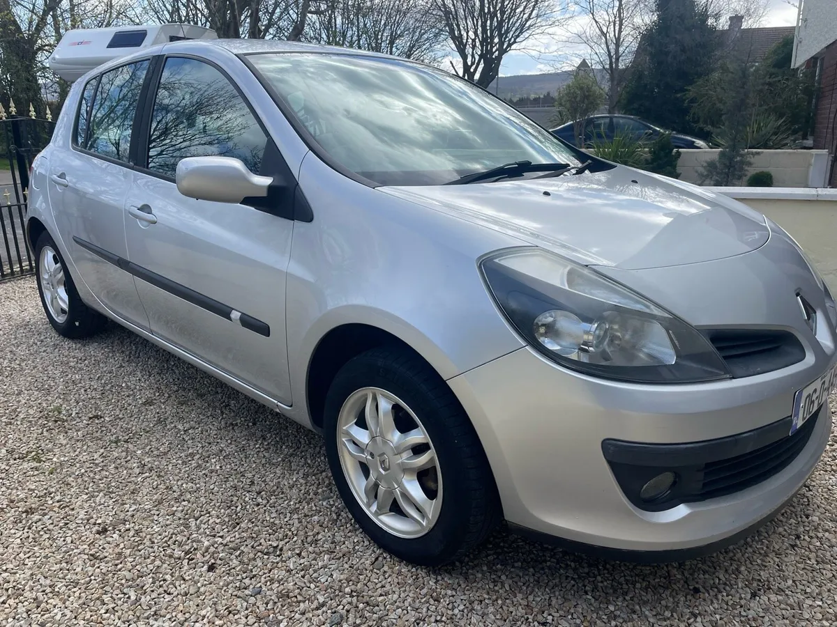 Renault Clio 1.1 very low Kms €1,675 - Image 4