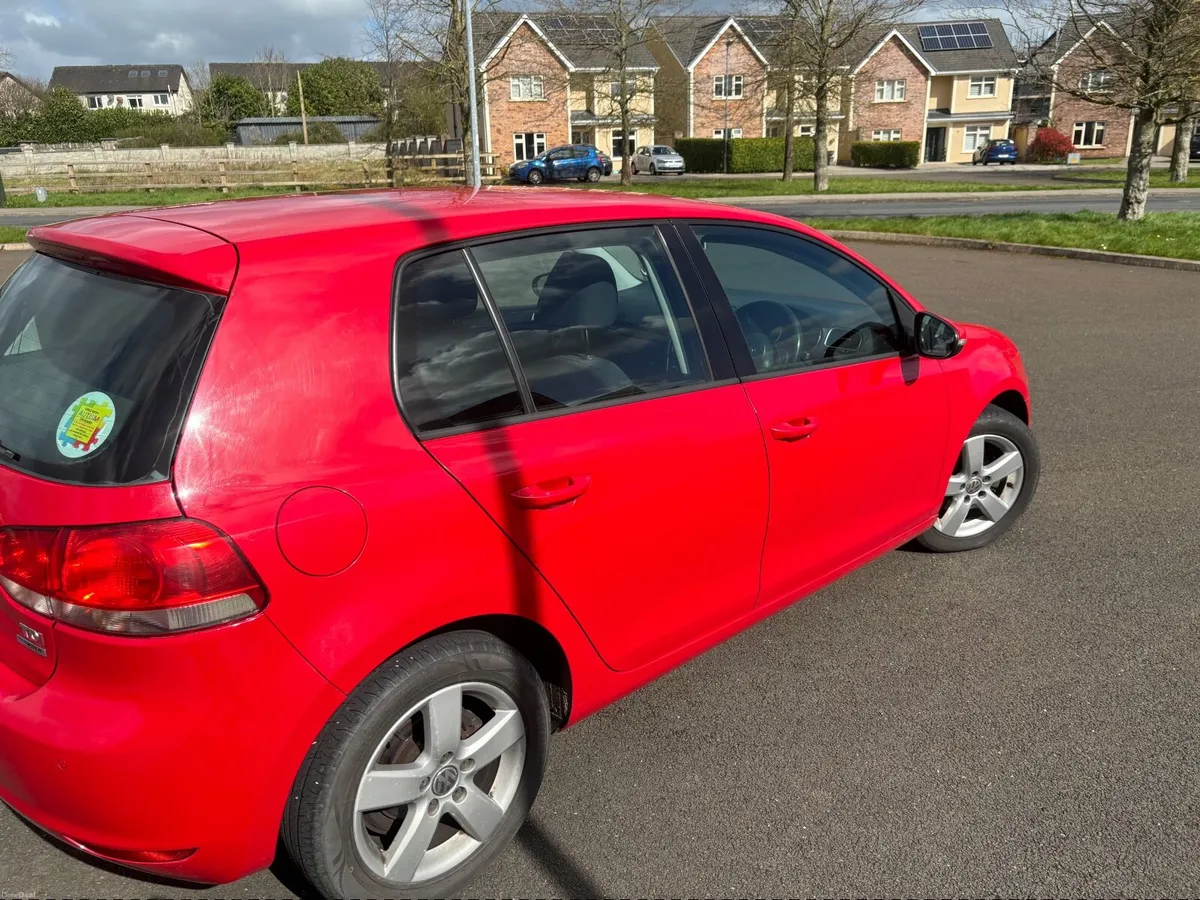 2011 Volkswagen Golf 1.6 TDI blue motion high spec - Image 4