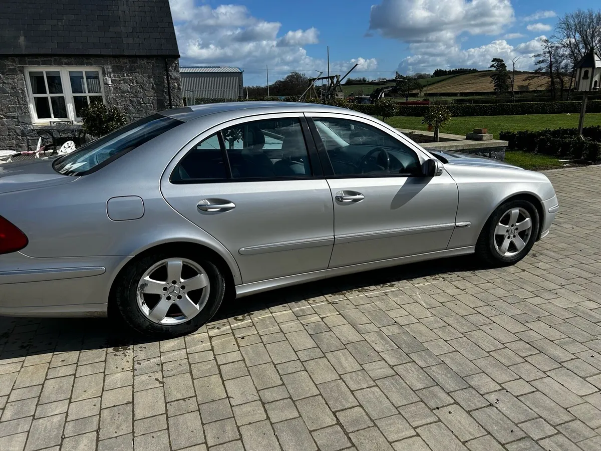 Mercedes 220e for sale - Image 1